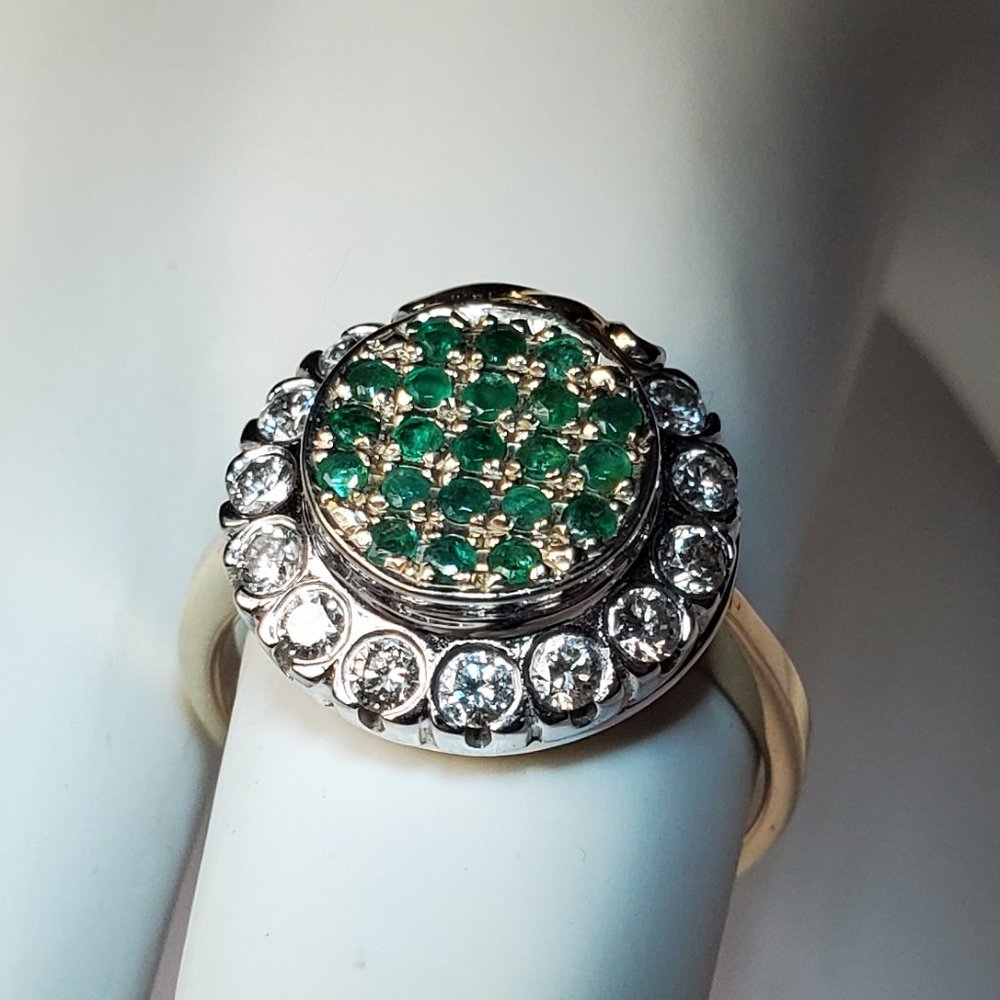 Beautiful Design 14K Rose Gold Diamond & Emerald Ring - Picture 6 of 12